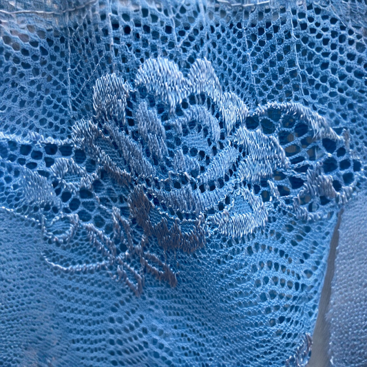 Long sleeve col V + manchettes dentelle