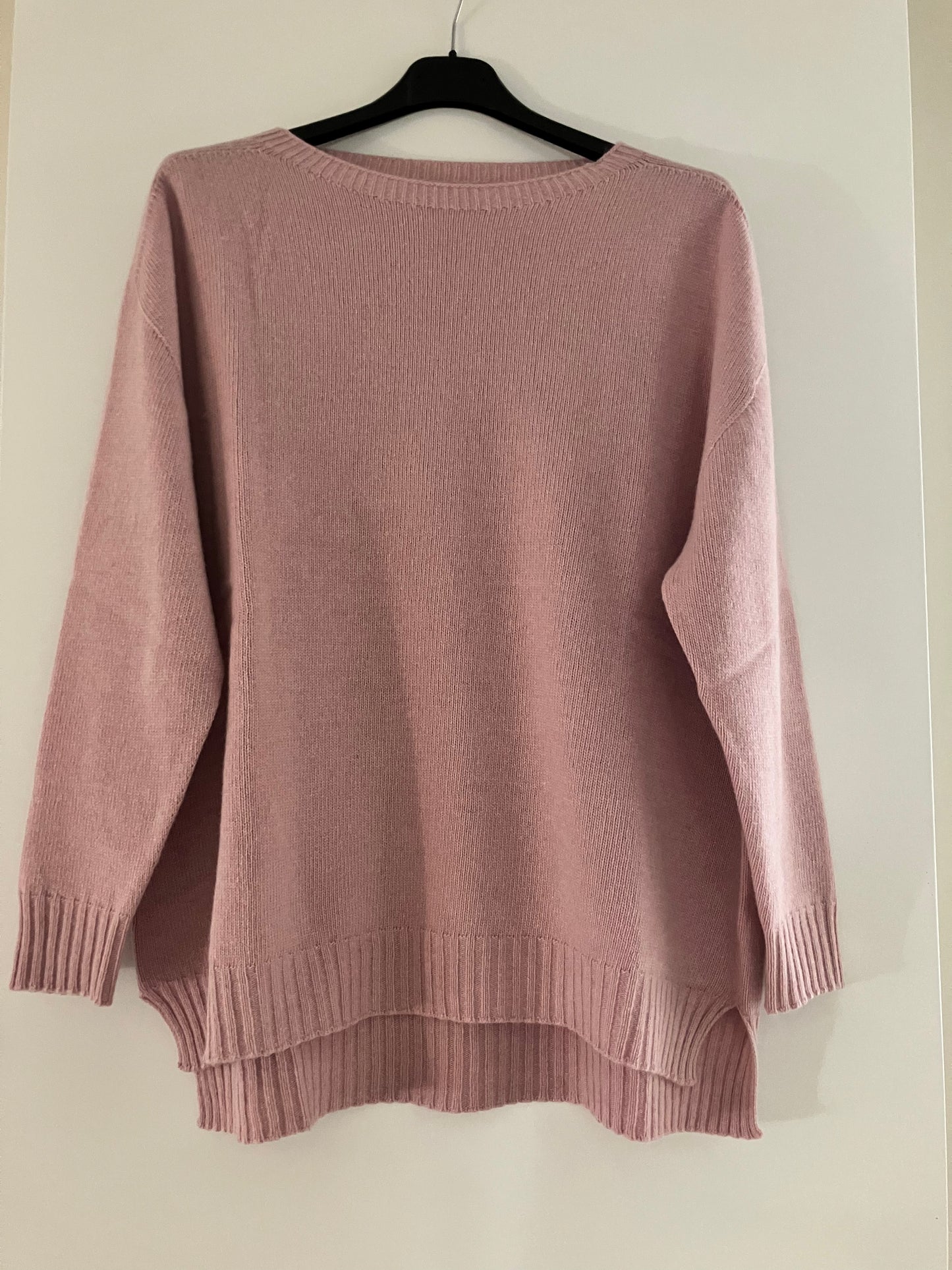Pull oversized met ronde hals en zijsplitjes met cashemire