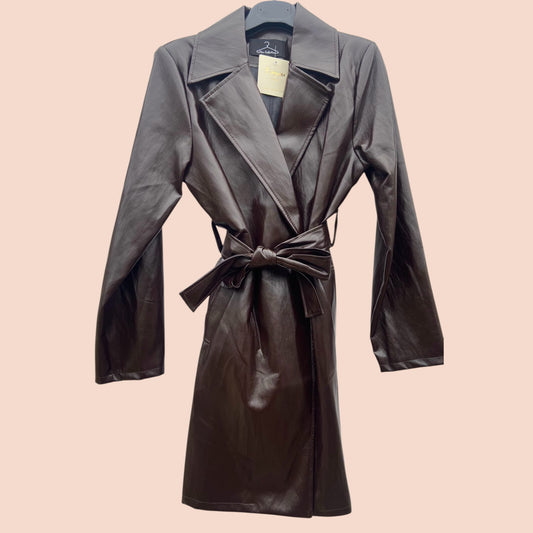 Trench court en simili cuir brillant