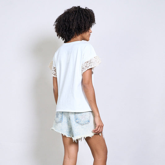 T-shirt avec coeur + dentelle
