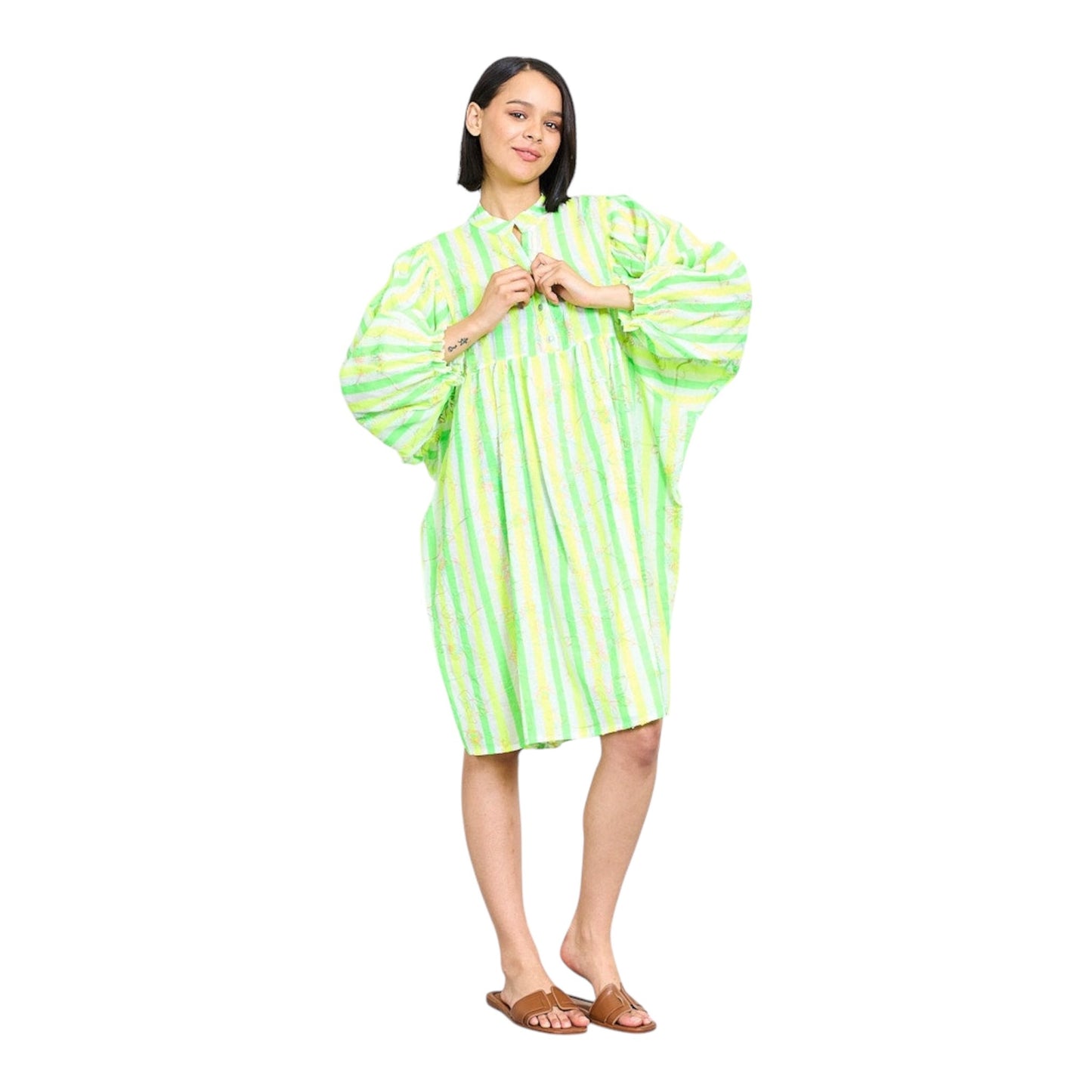 Robe à lignes et broderie floral