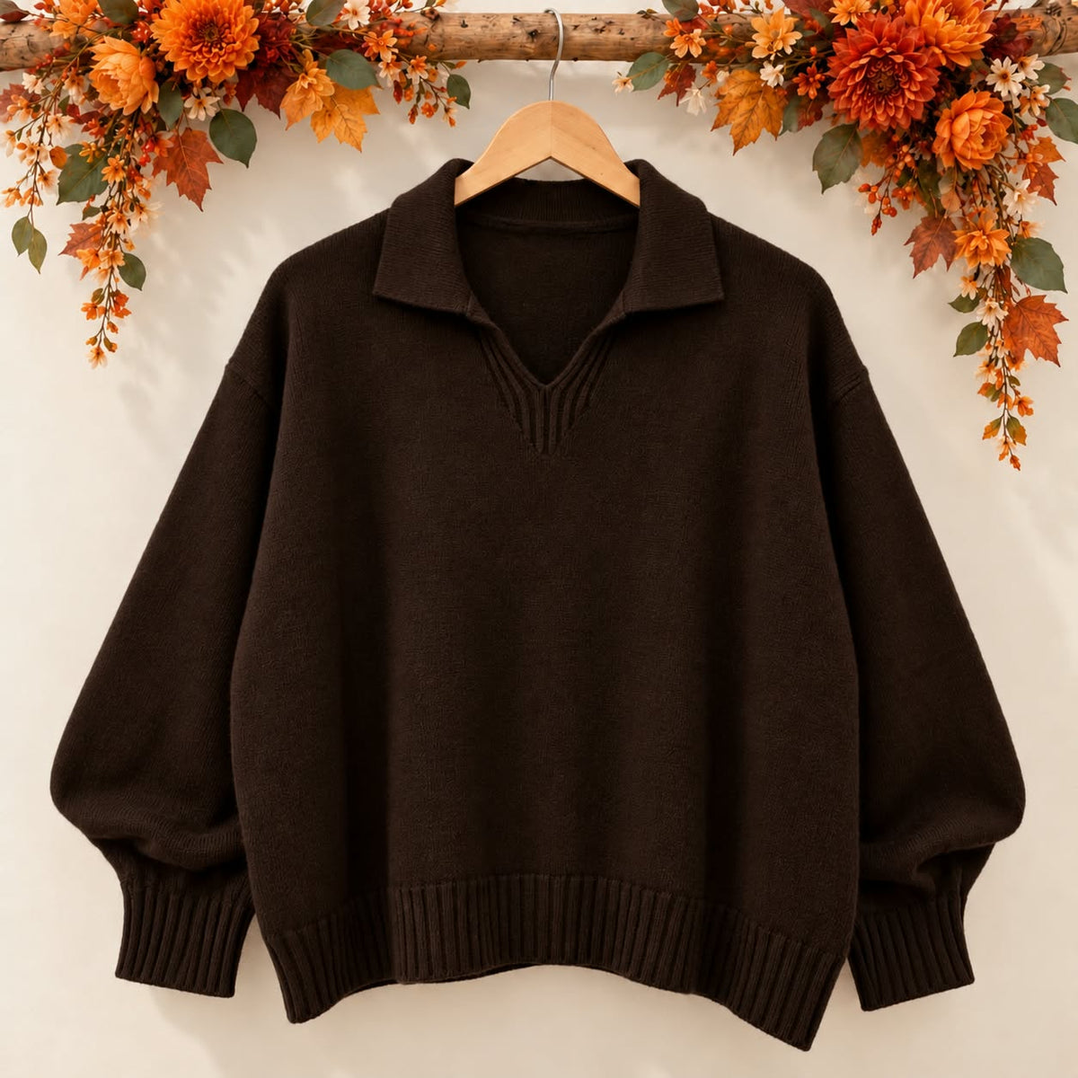 Pull en Maille Douce à Col Polo Ouvert – Coupe Ample