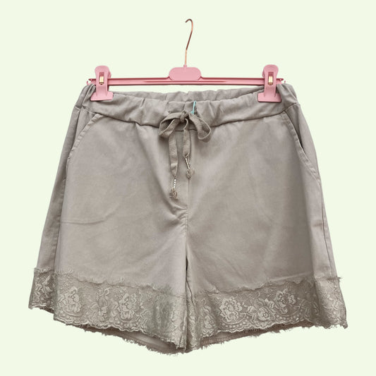 Short avec dentelles