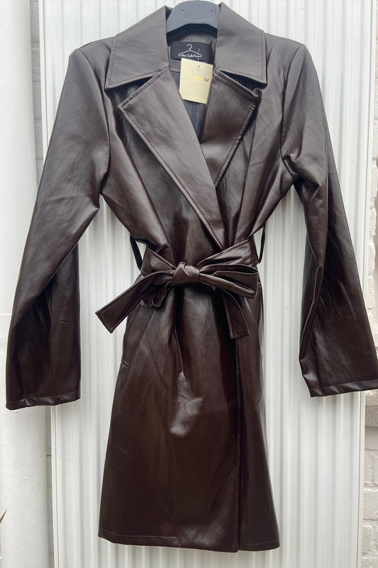 Trench court en simili cuir brillant