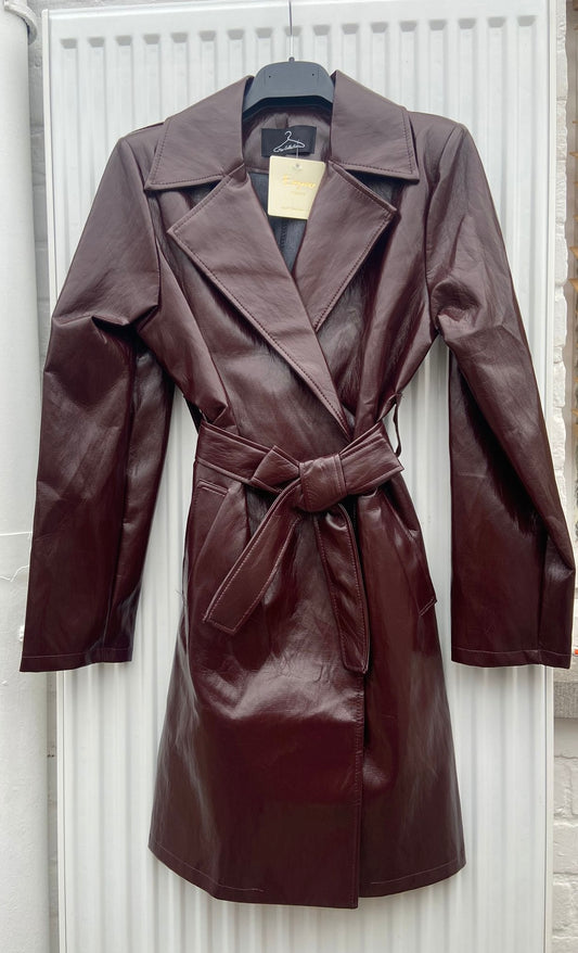 Trench court en simili cuir brillant