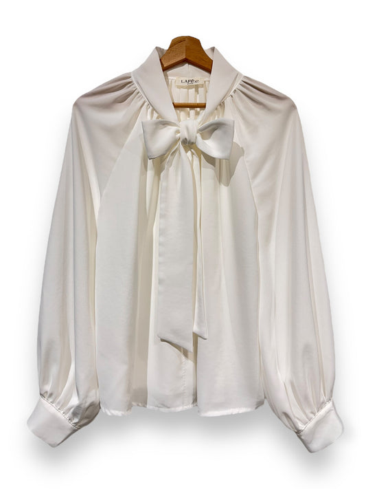 Chemise à manches longues fluide avec nœud au col