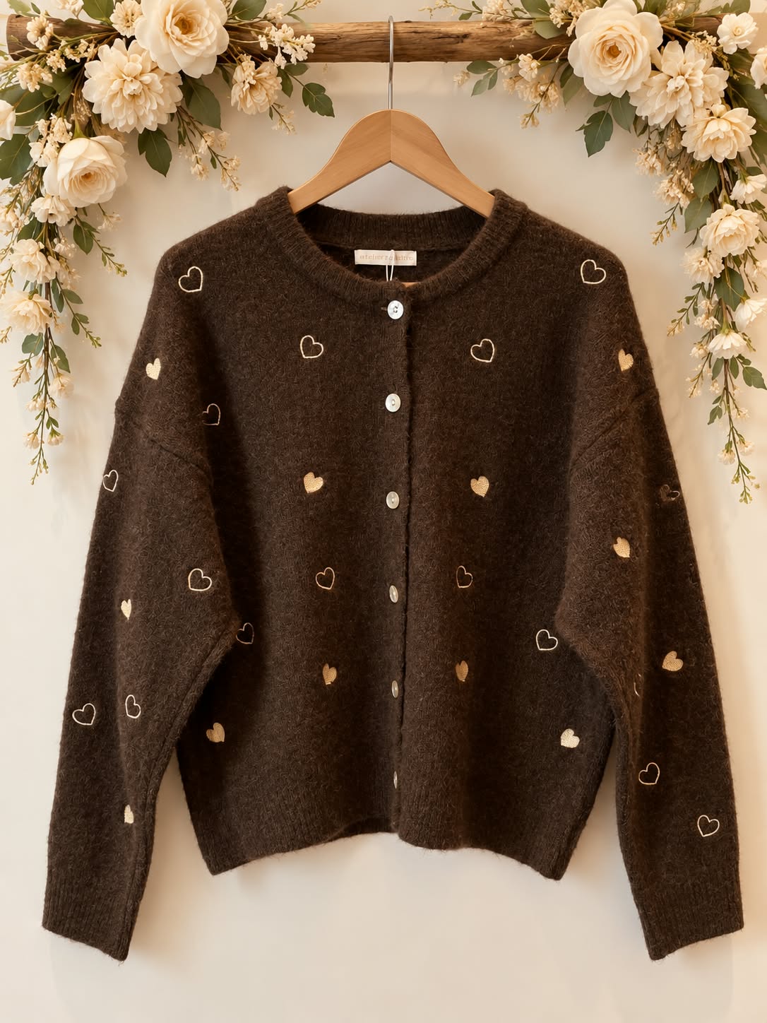 Cardigan met gouden hartjes